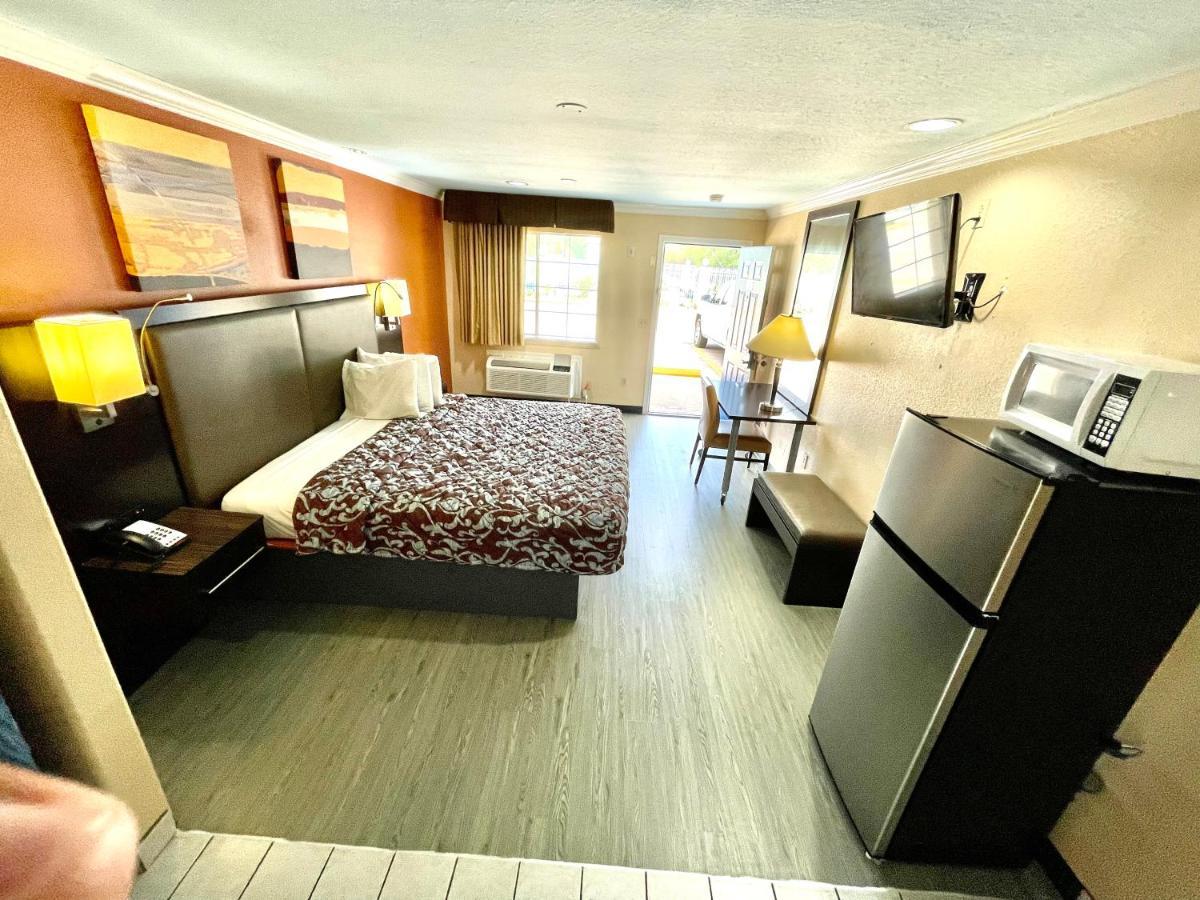 Luxury Inn Liberty Kültér fotó